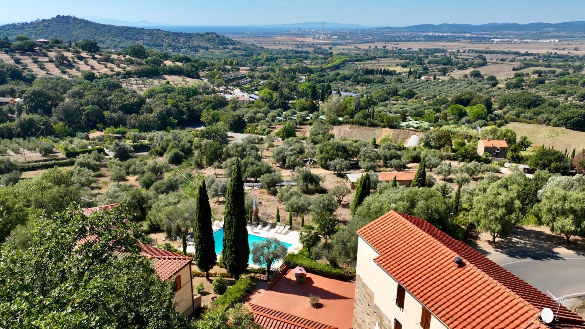 Madonna Del Poggio Cav Aparthotel Scarlino Exteriör bild