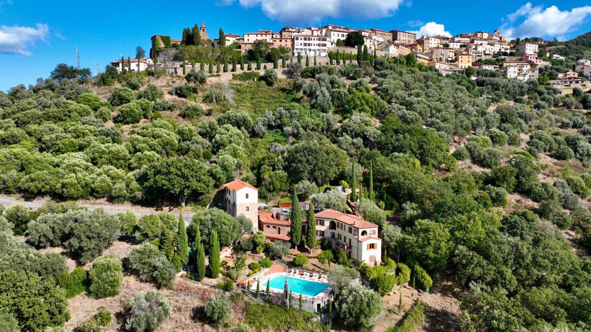 Madonna Del Poggio Cav Aparthotel Scarlino Exteriör bild
