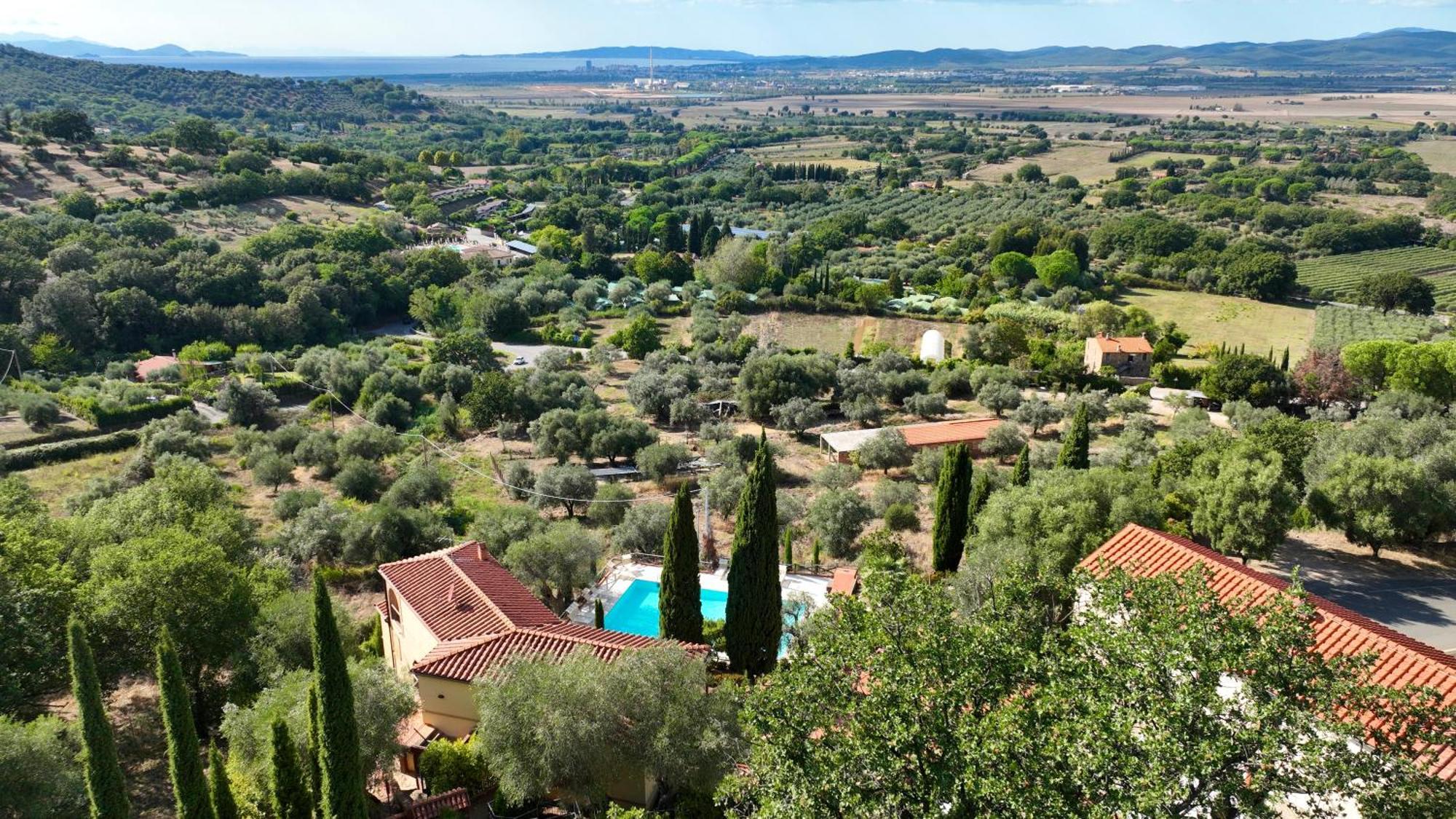 Madonna Del Poggio Cav Aparthotel Scarlino Exteriör bild