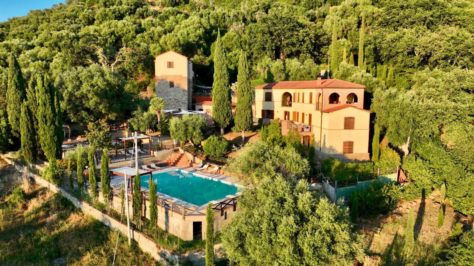 Madonna Del Poggio Cav Aparthotel Scarlino Exteriör bild