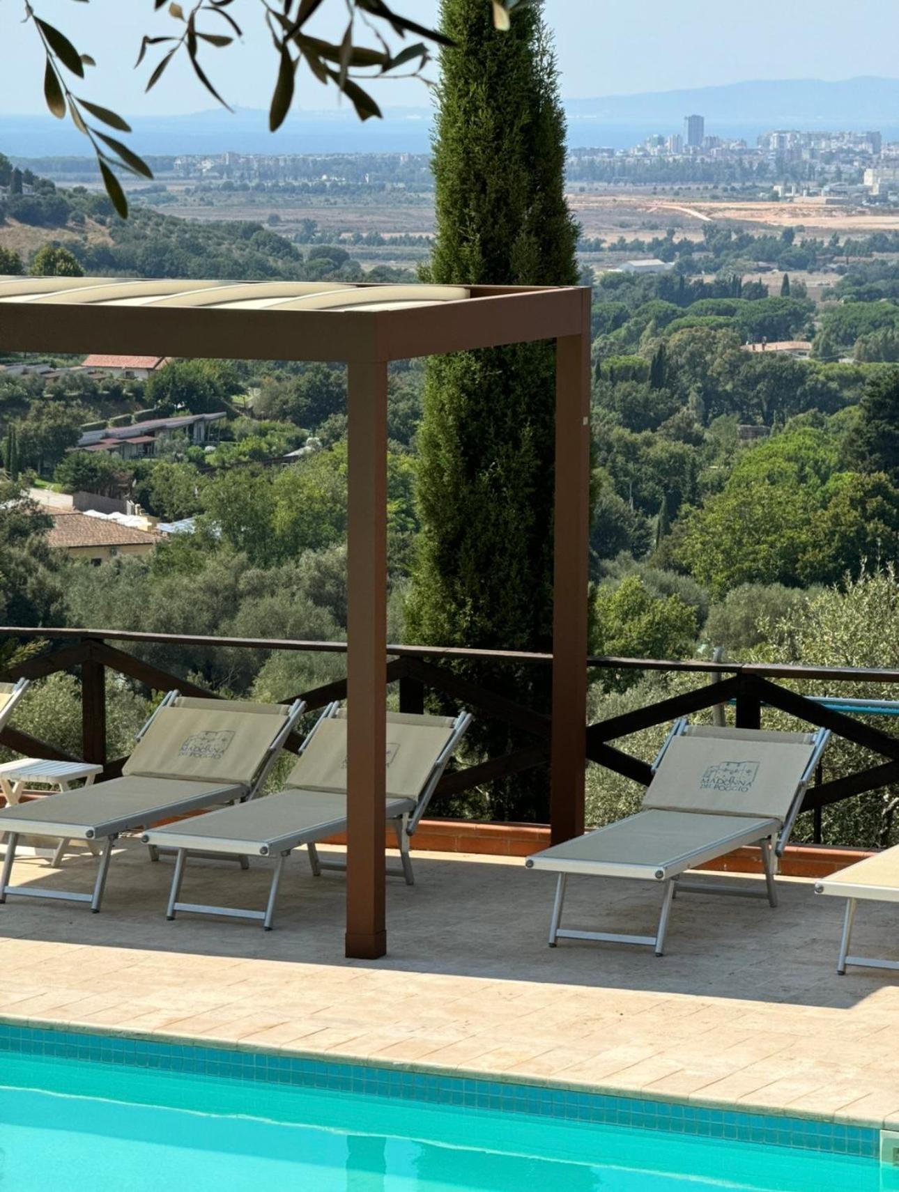 Madonna Del Poggio Cav Aparthotel Scarlino Exteriör bild