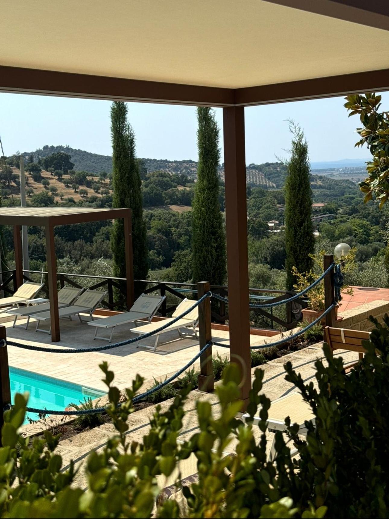 Madonna Del Poggio Cav Aparthotel Scarlino Exteriör bild