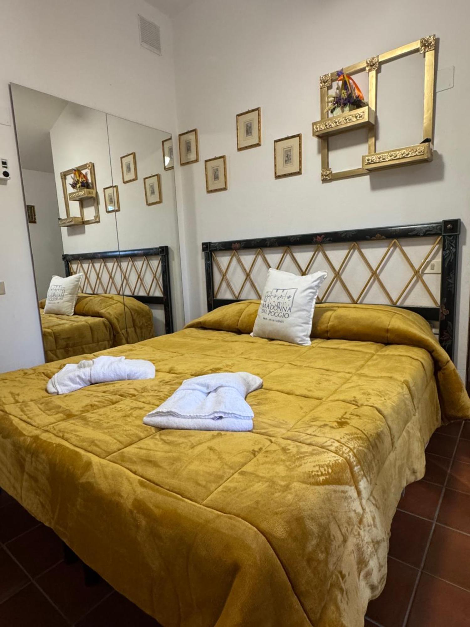 Madonna Del Poggio Cav Aparthotel Scarlino Exteriör bild