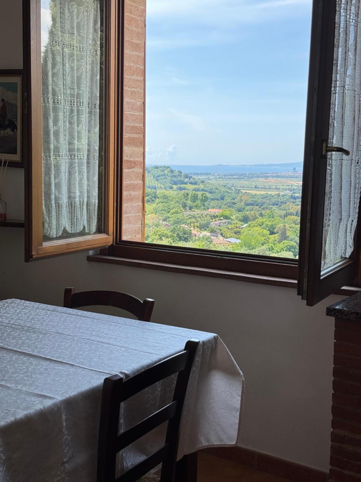 Madonna Del Poggio Cav Aparthotel Scarlino Exteriör bild